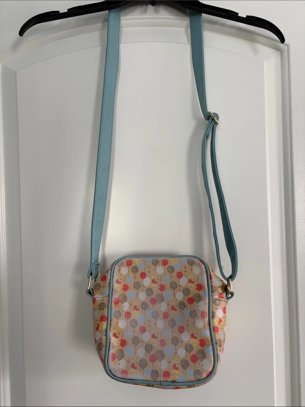 Loungefly Disney‎ Beige Winnie the Pooh Balloon Crossbody Bag with Blue Trim